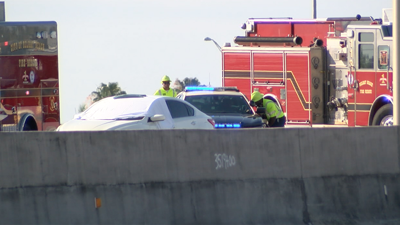 All northbound lanes of I-95 are blocked and the entrance ramp from Linton Boulevard is closed due to police activity.