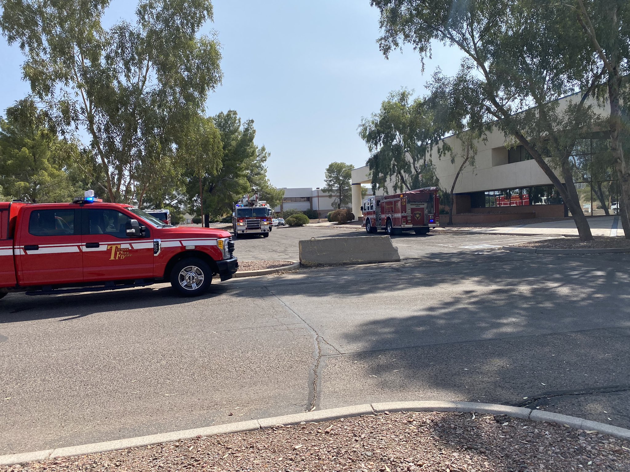 1 dead, 1 seriously injured after wall collapse at Tucson office building