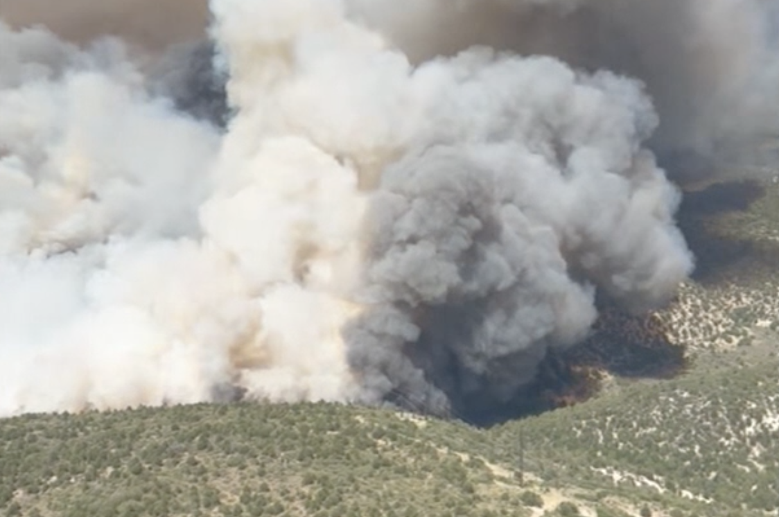 Aerial photo shows the Lee Fire burning in Colorado.