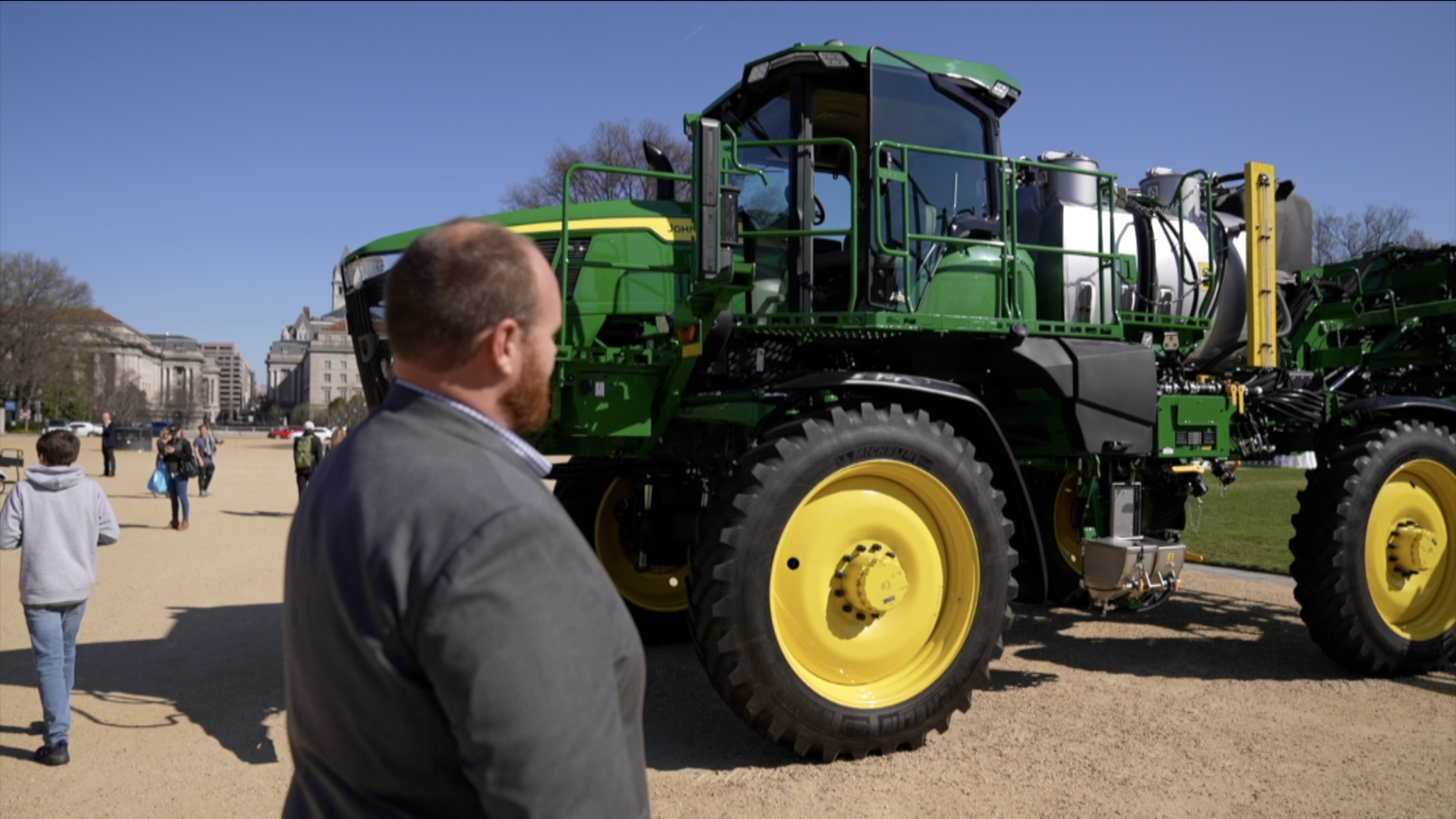 Deal between farmers and John Deere will help with repairing high tech equipment
