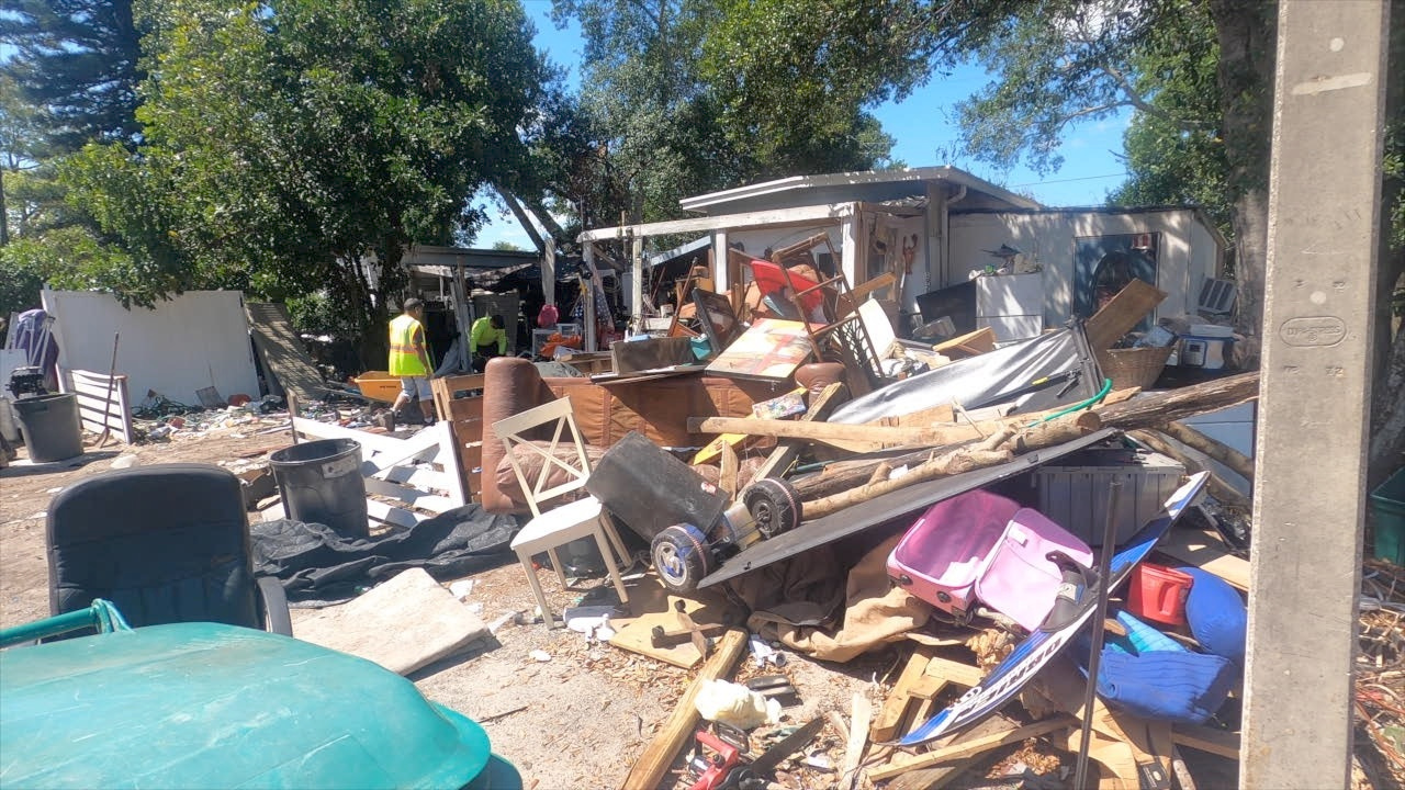 Cleanup begins at Pasco neighborhood eyesore 