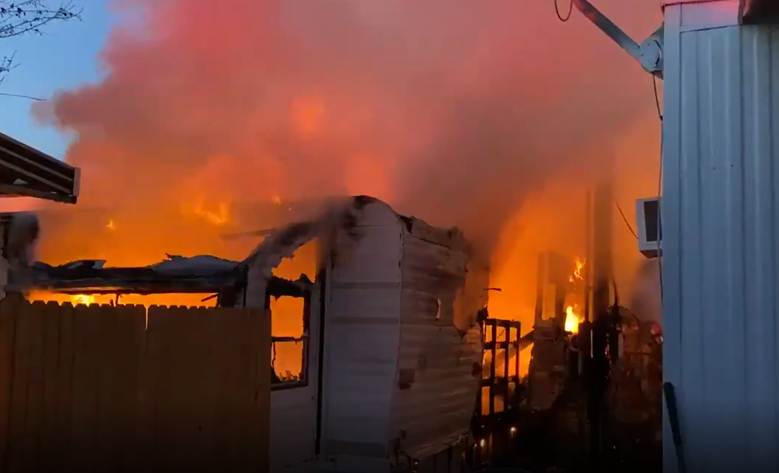 Flower St Mobile Home Fire.PNG
