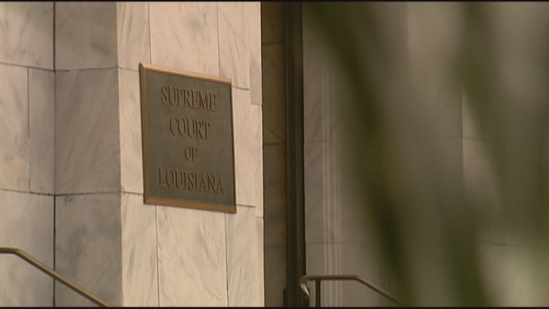 la supreme court.jpg