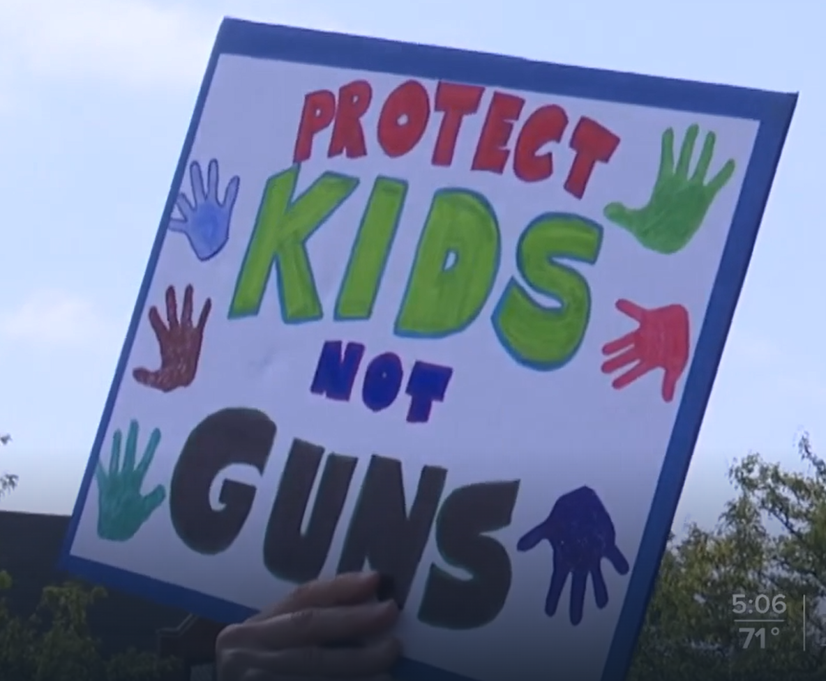 Group rallies for gun reform, Conceal Carry expo draws in thousands