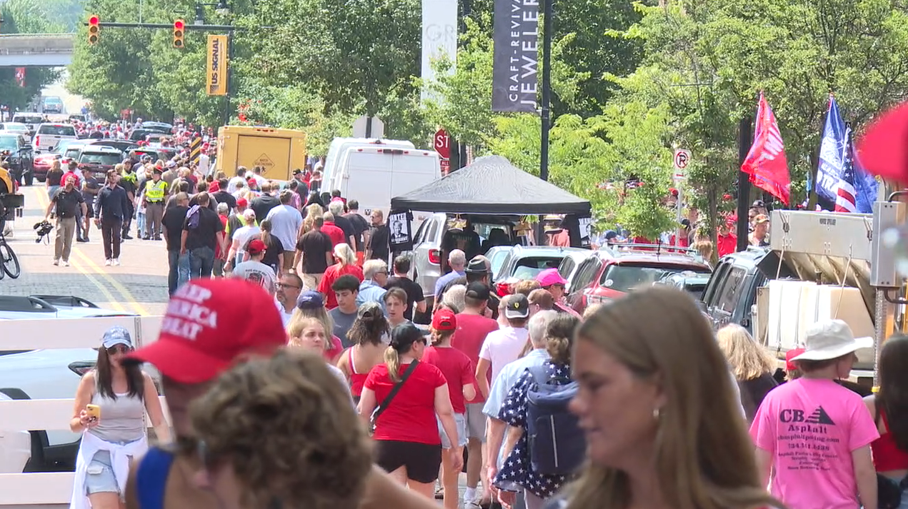Trump rally crowds big for business