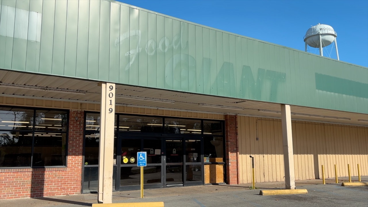 Old Food Giant in Woodville