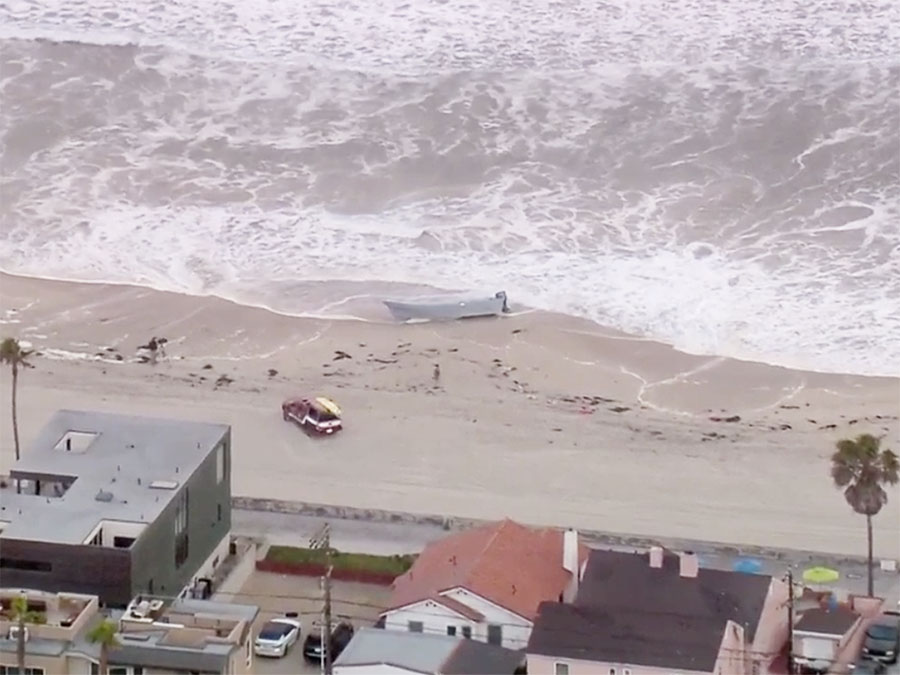 mission_beach_panga_boat3_sky10_052121.jpg