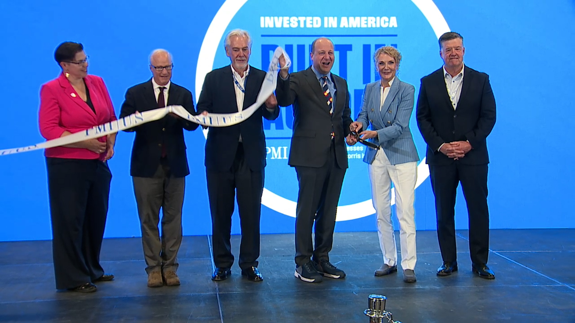 ribbon cutting.jpg