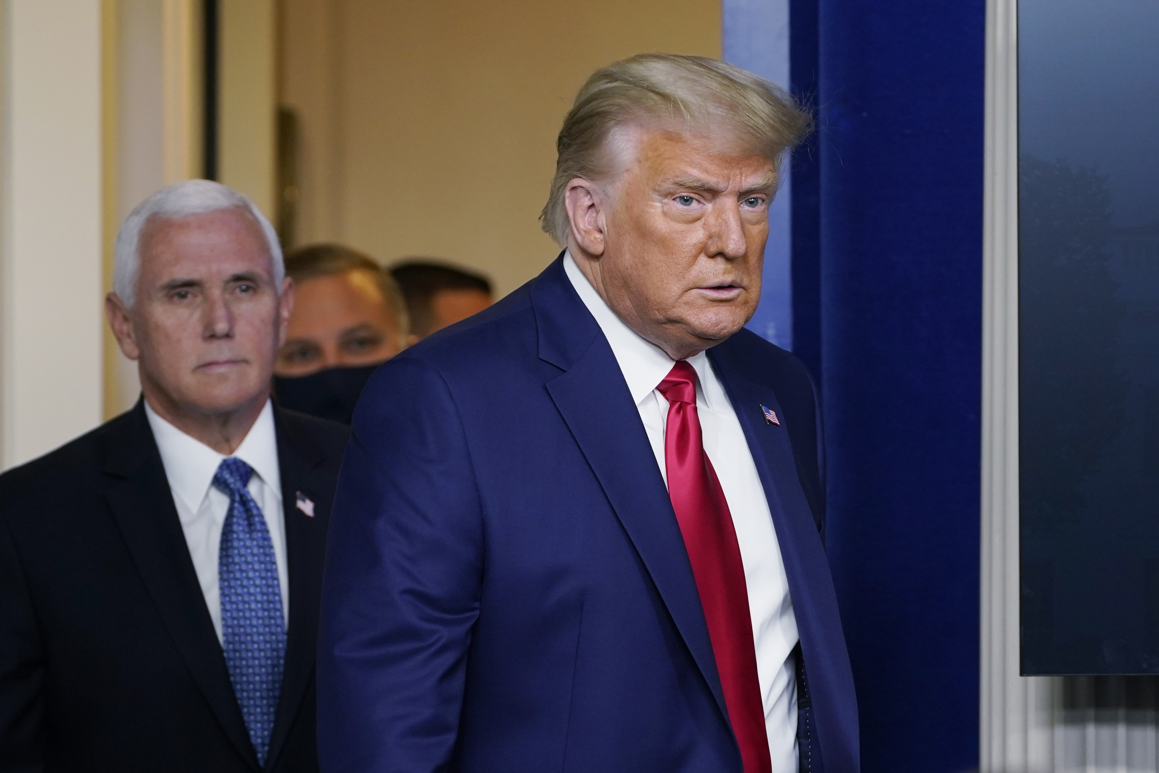 Trump congratulates administration, nation as Dow crests over 30K points for 1st time