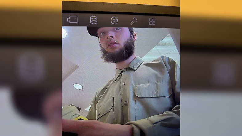 robbery suspect 032425.jpg