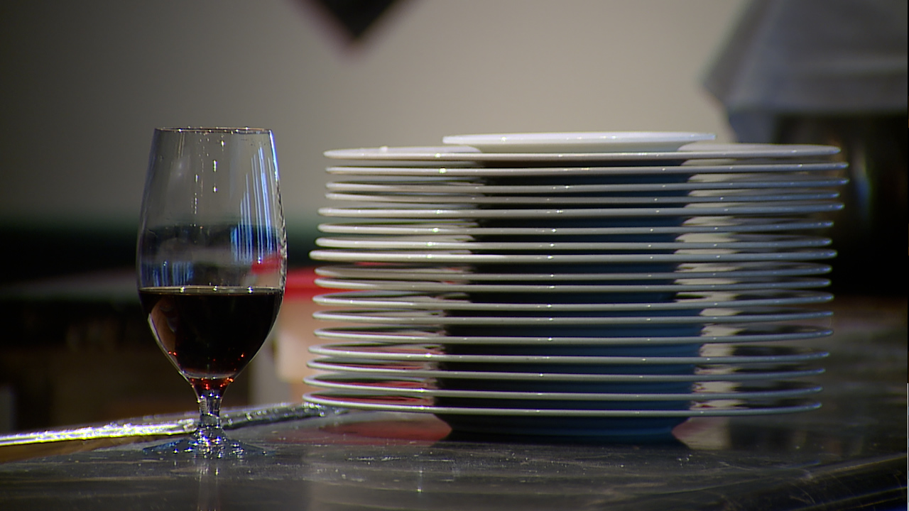 Restaurant industry, employees navigate varied interests during challenging labor market 