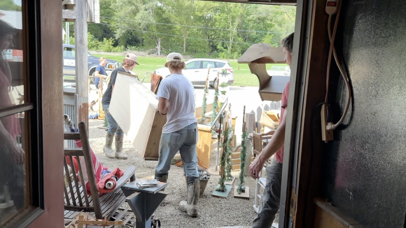 Volunteers help with flood cleanup in Metamora