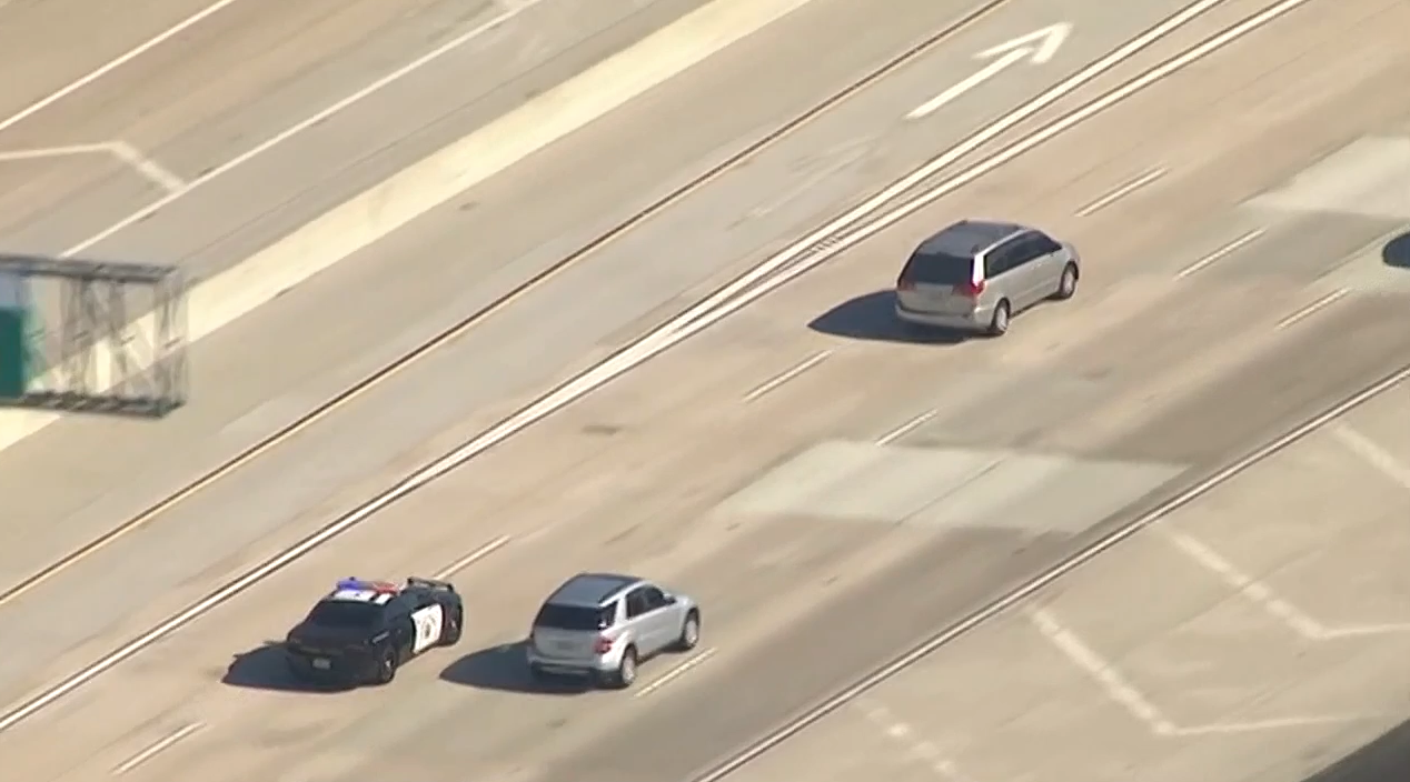 minivan chase on i-5