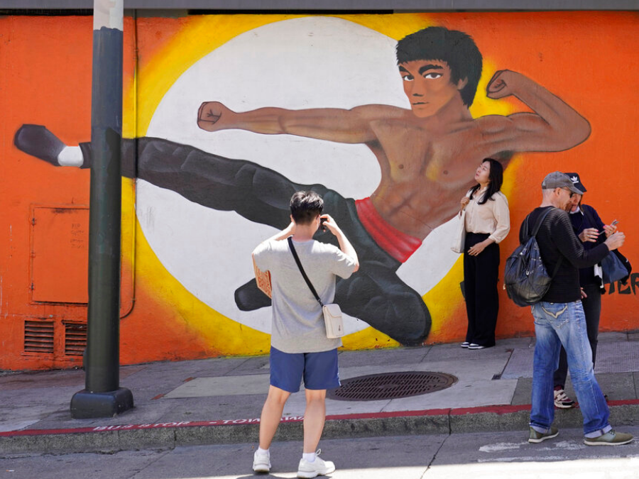 bruce_lee_mural_sf_ap.png