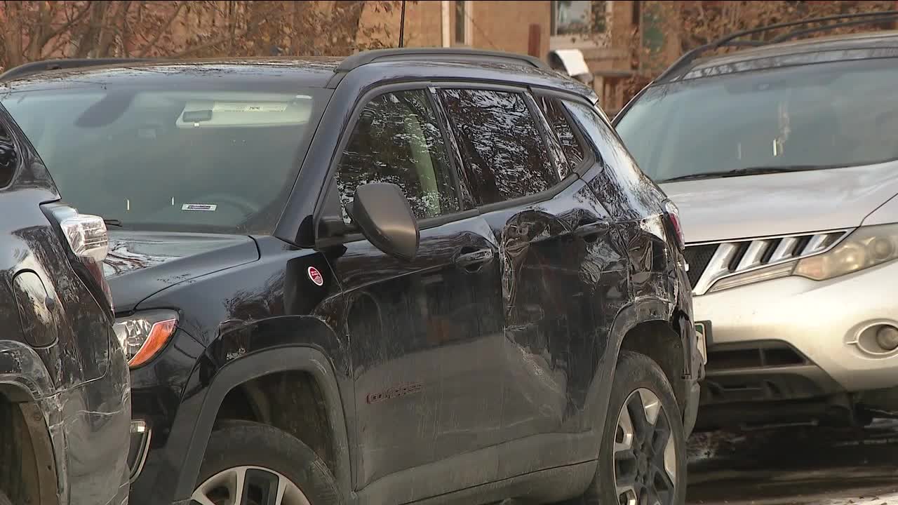 Tour bus driver accused of sideswiping more than 30 cars in Boulder