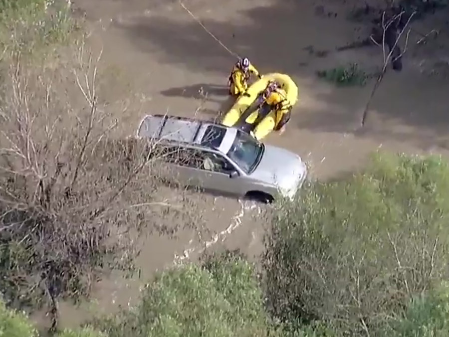 water_rescue_saturn_blvd_110922.jpg