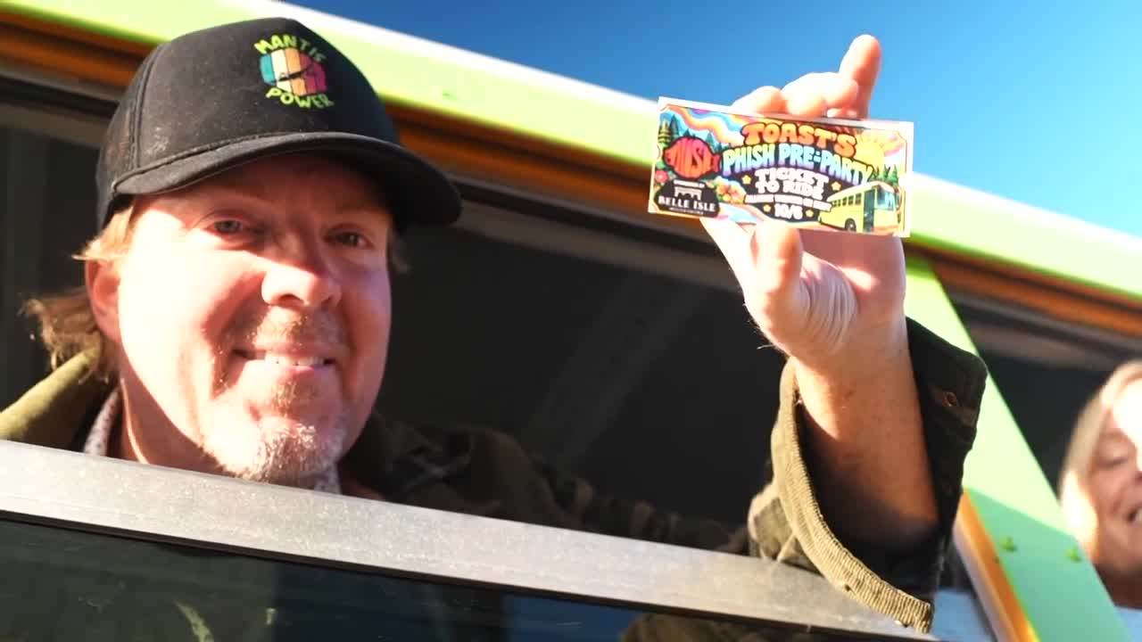 Phish Toast Chris Staples 02.jpg