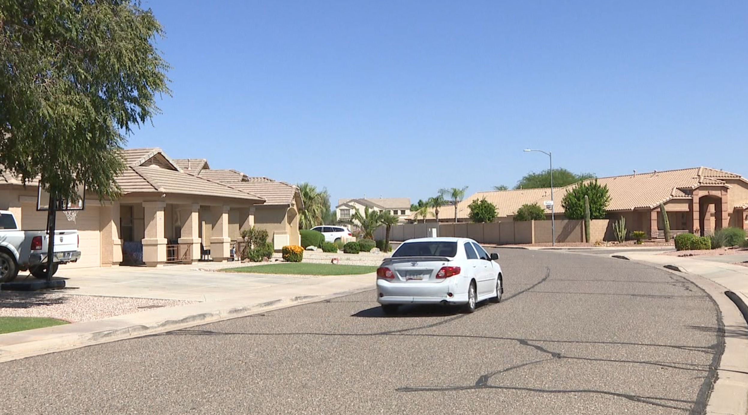 PHX looks into complaints of homes vibrating in neighborhood