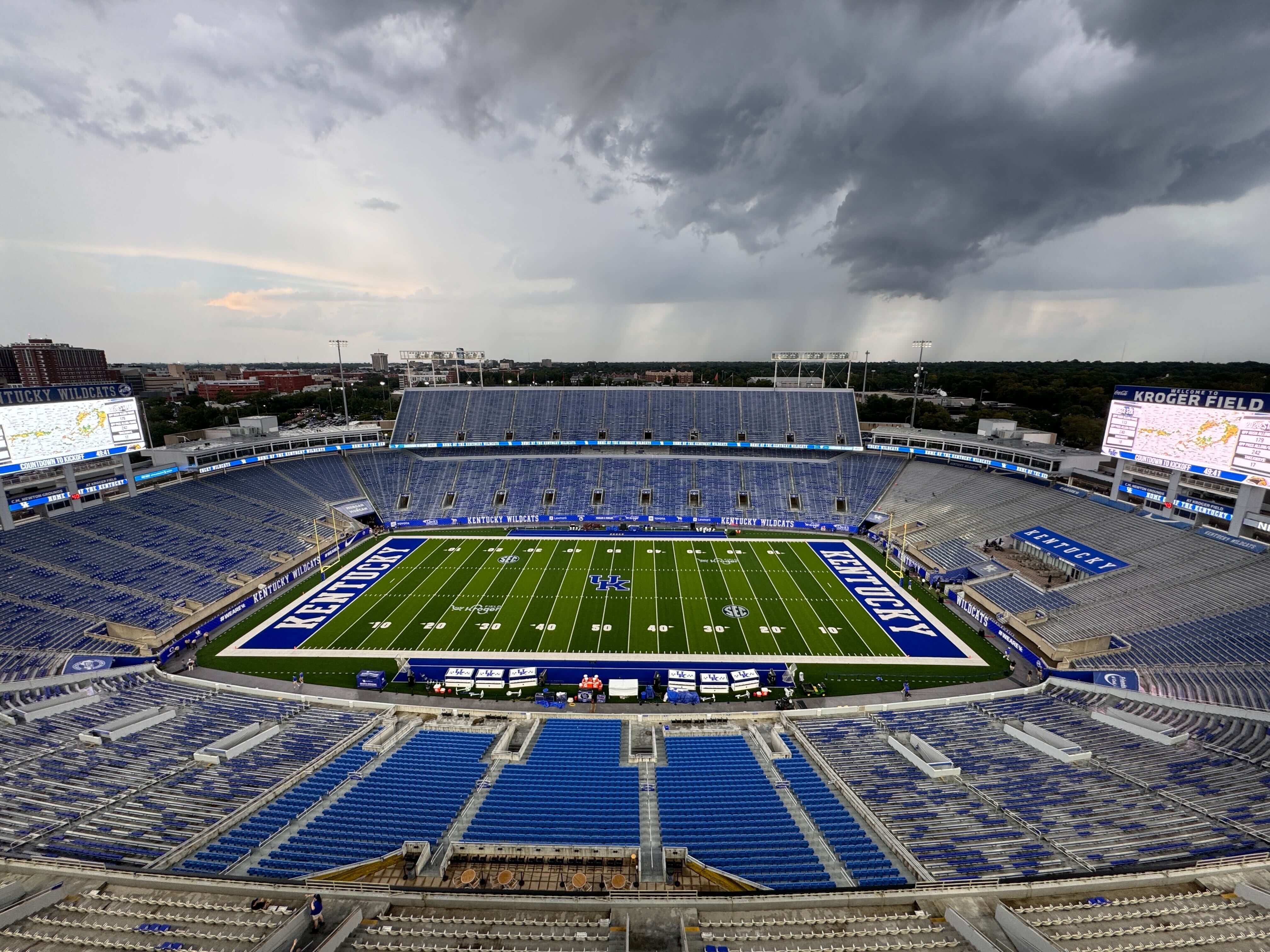 UK fans celebrate first football game of the season