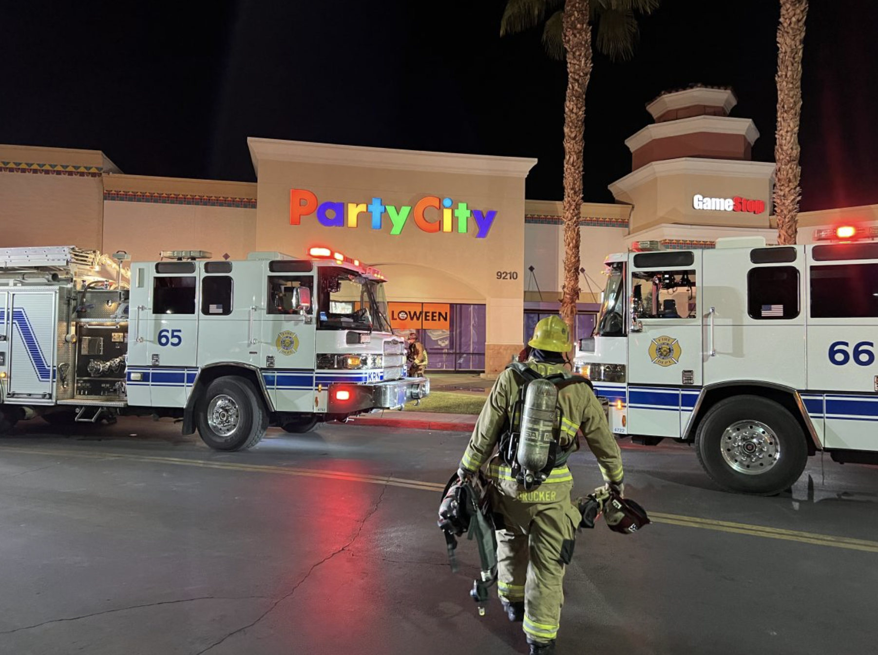 Kern County Fire responds to Party City on Rosedale 