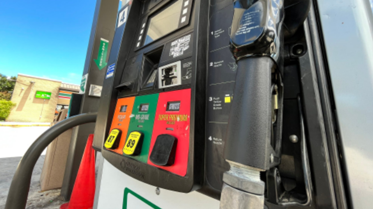 A gas pump in West Palm Beach on May 12, 2022.jpg