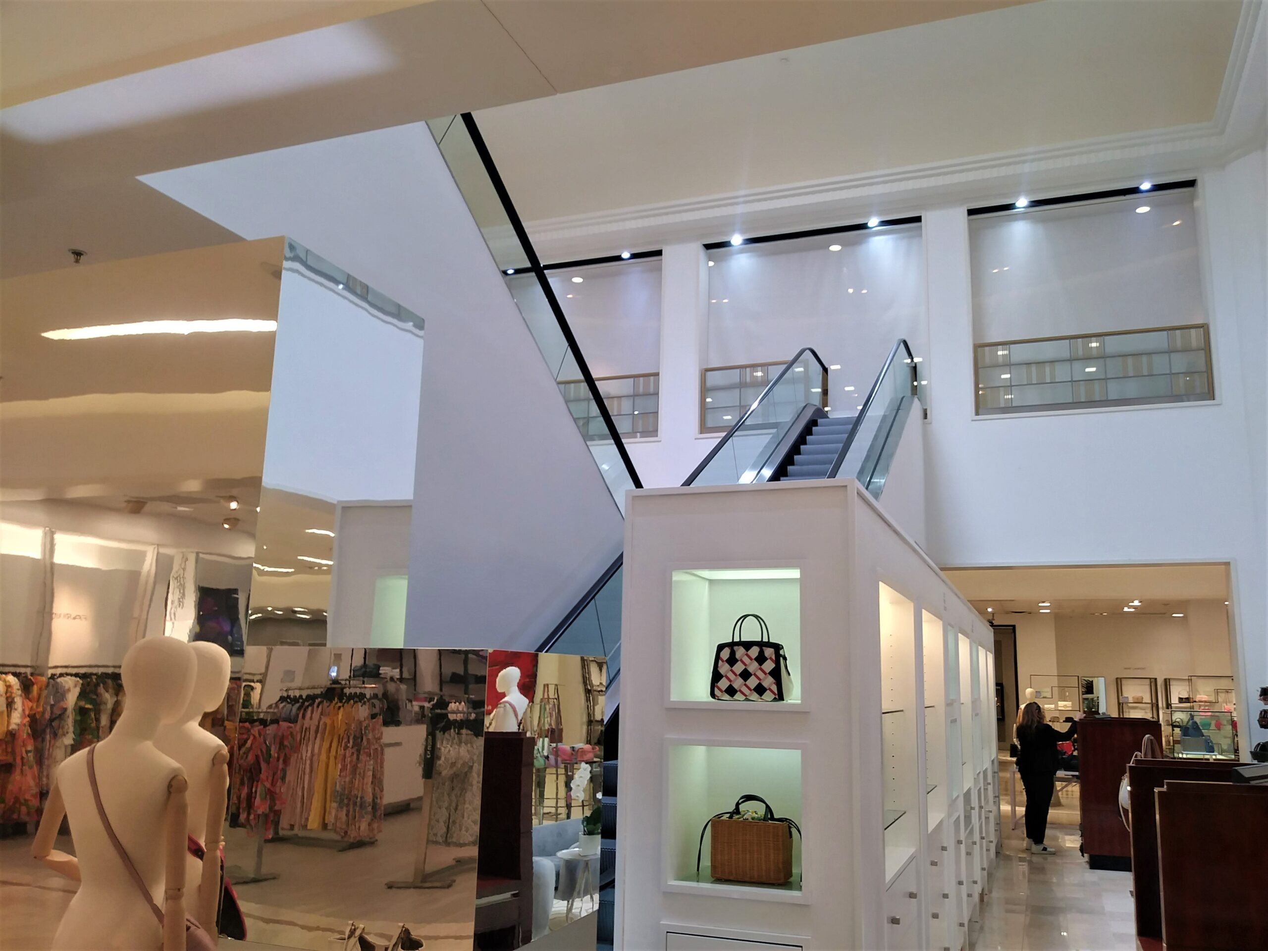 Saks Fifth Avenue store at Stony Point Fashion Park 02.jpg