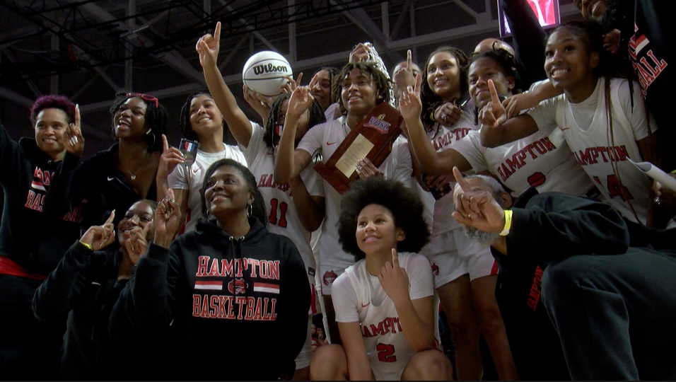 Hampton girls basketball wins state title