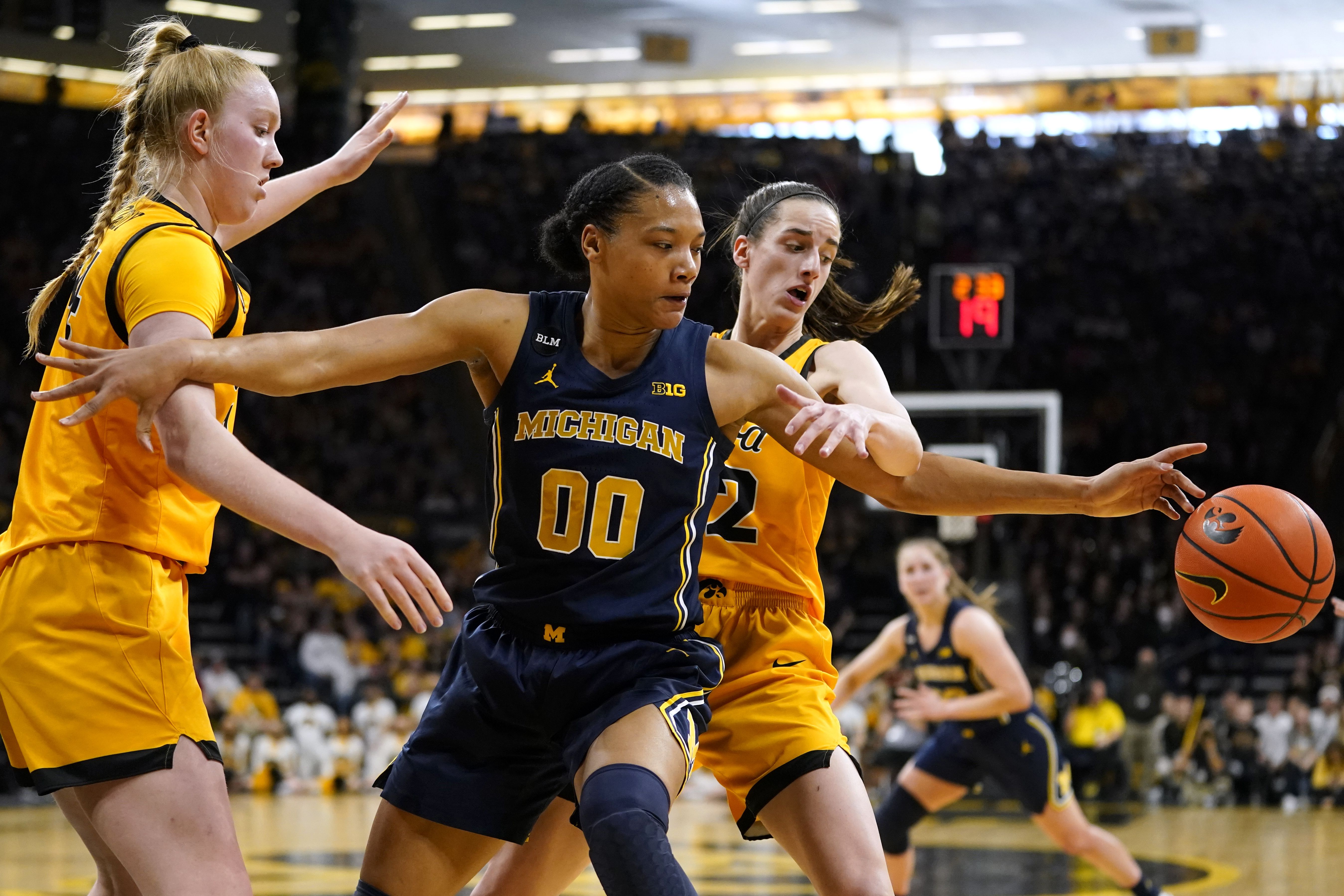 Naz Hillmon, Caitlin Clark Michigan Iowa Basketball