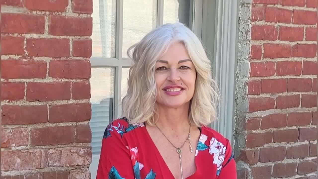 Community rallies to support teacher diagnosed with rare form of breast cancer