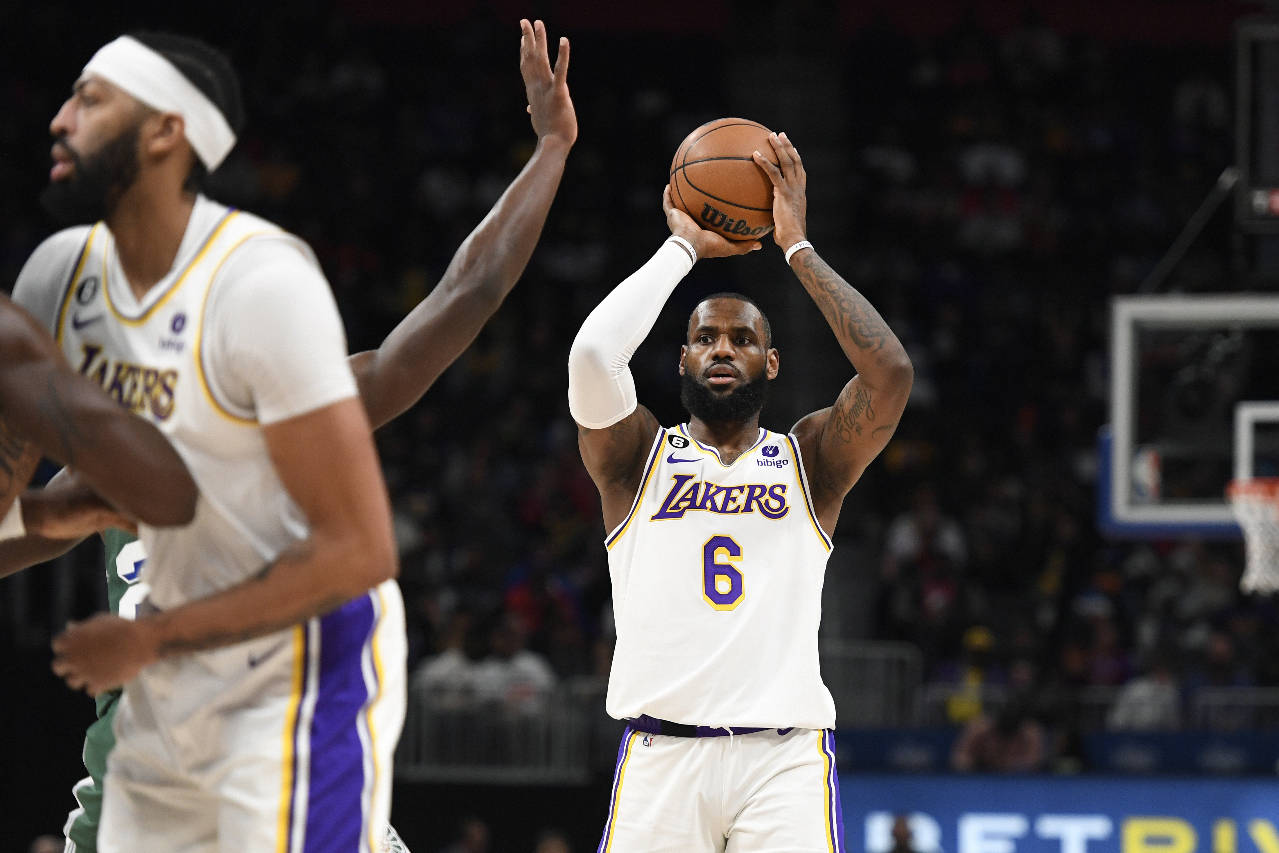 LeBron James Lakers Pistons Basketball