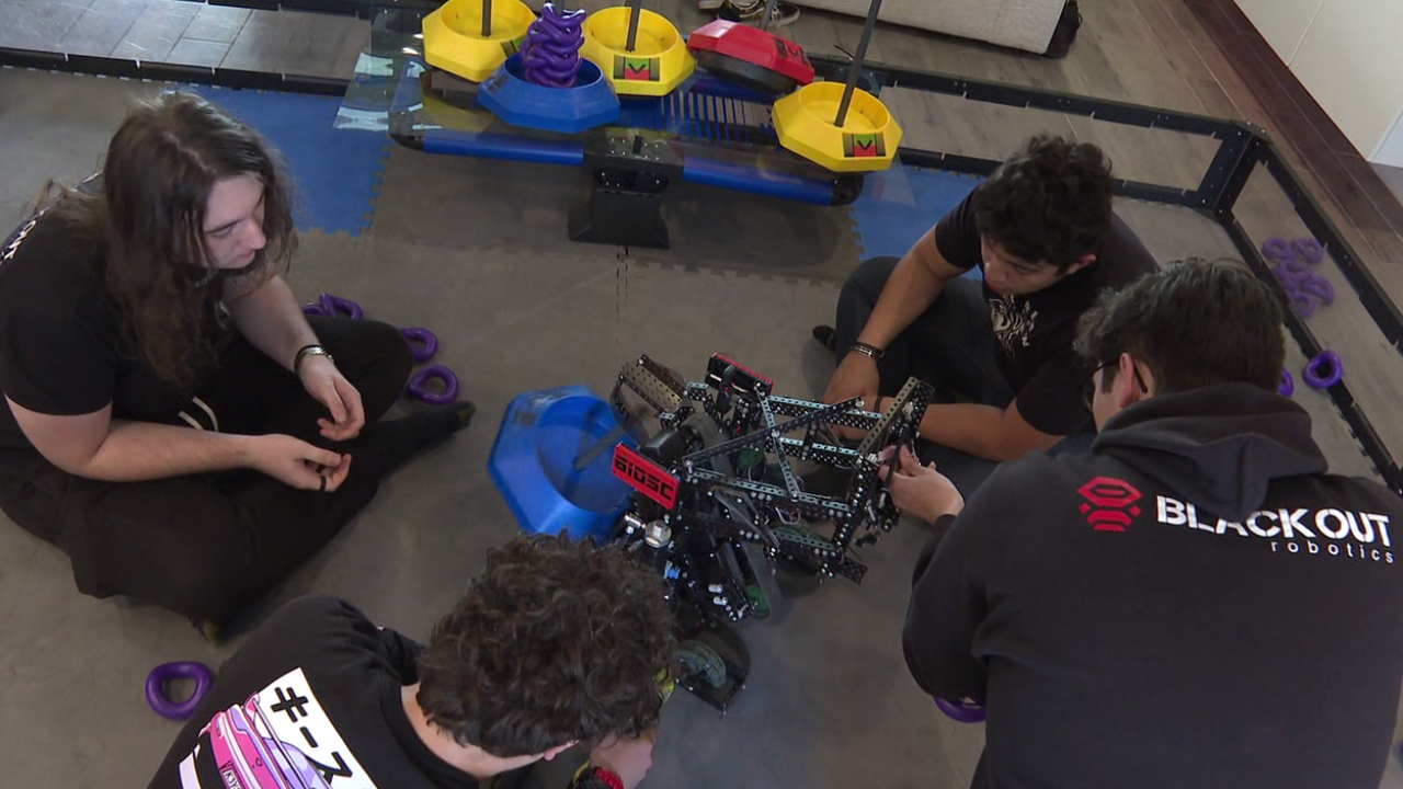 Sarasota robotics team WFTS.png