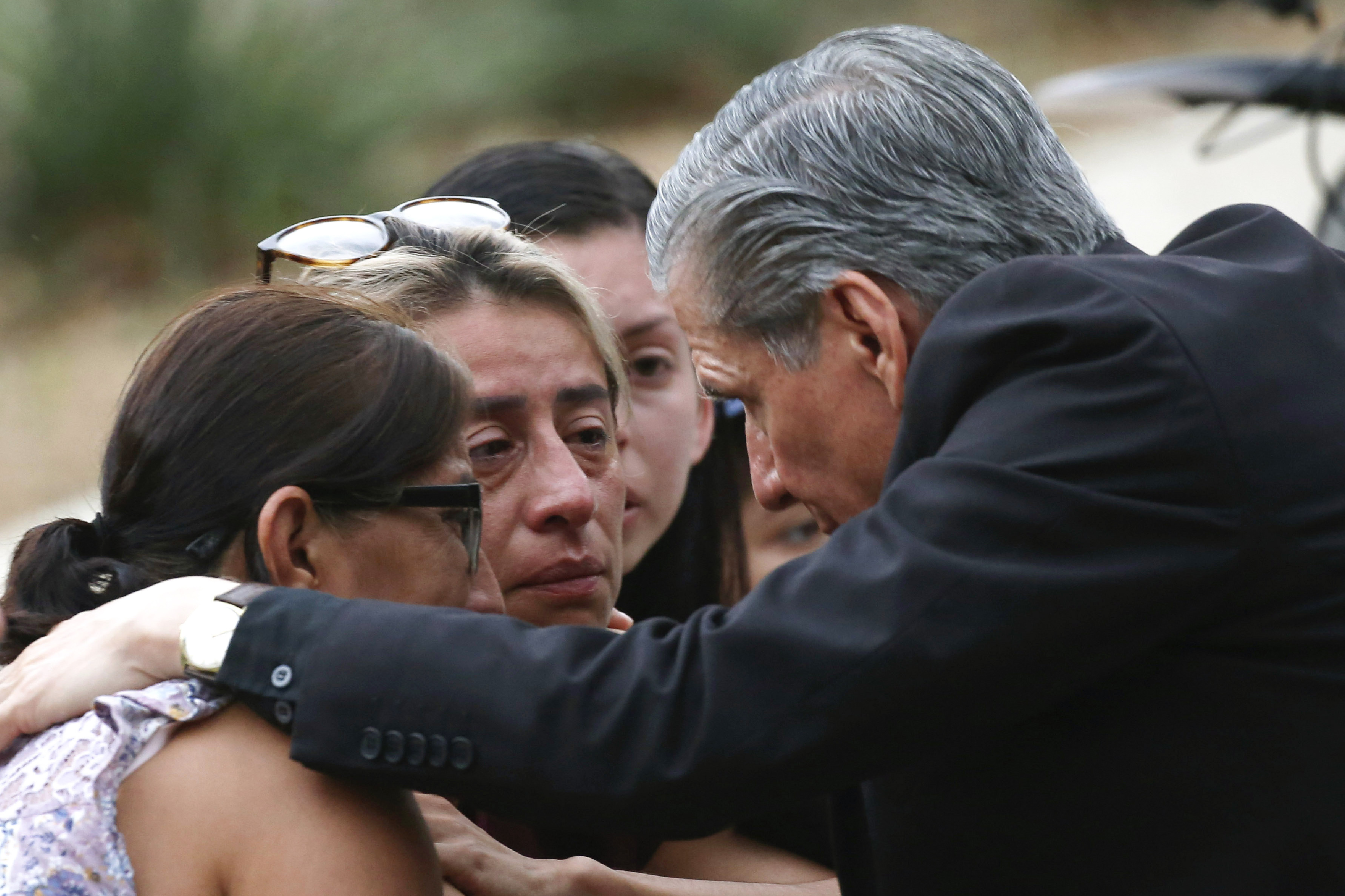 CORRECTION APTOPIX Texas School Shooting
