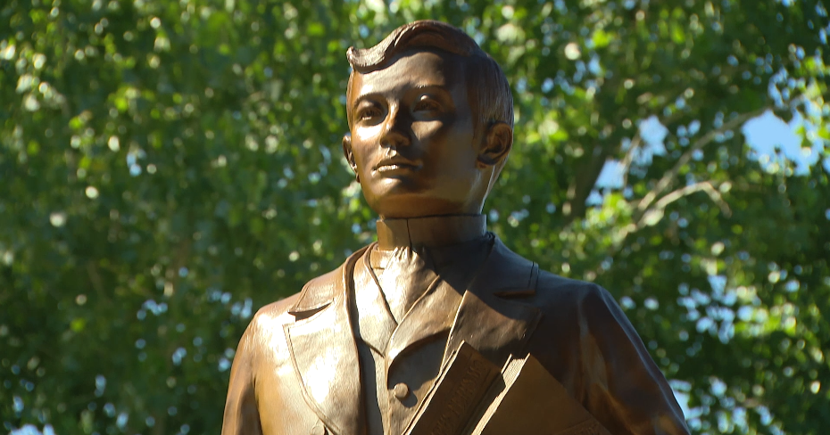 Dr. Jose Rizal Statue 