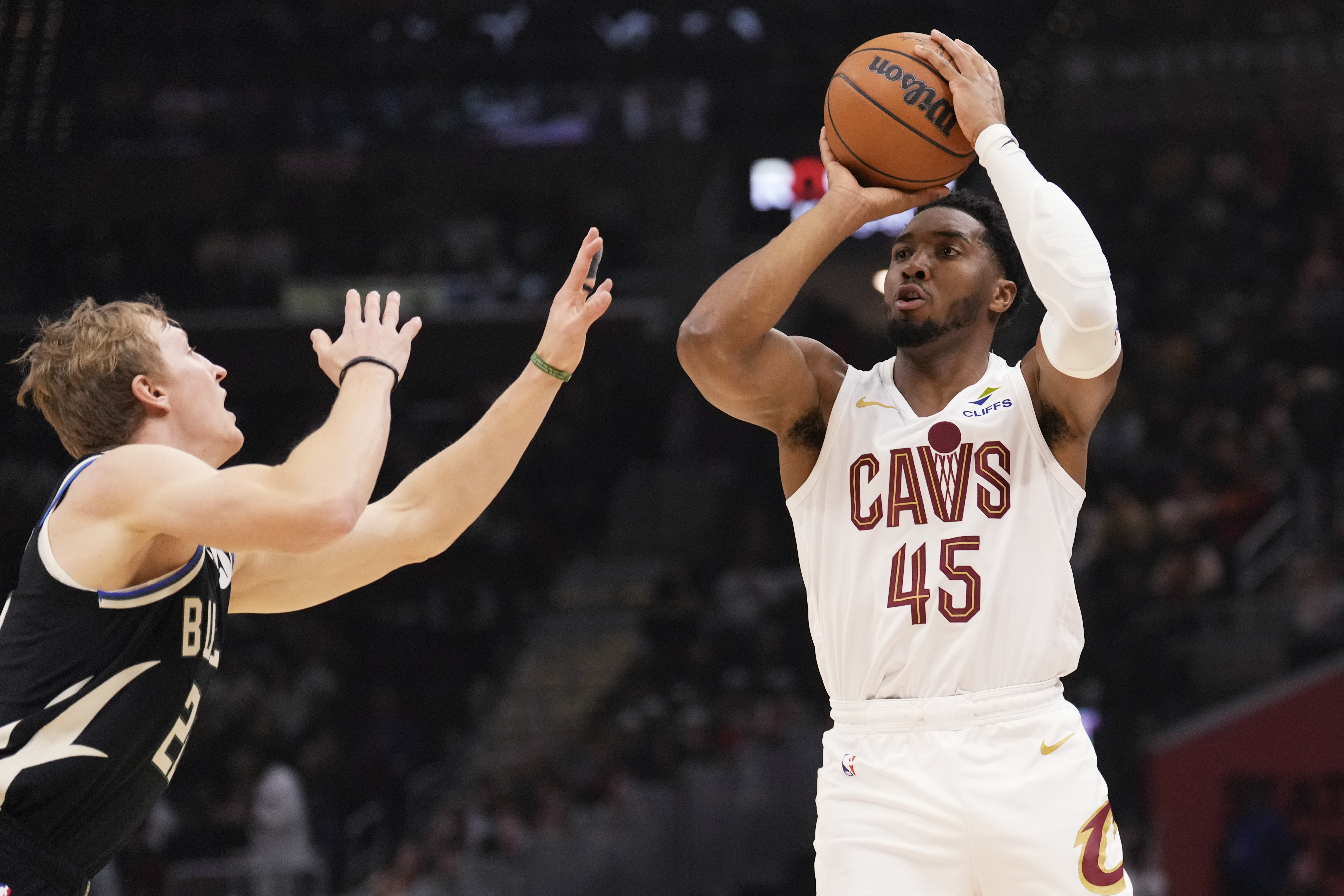 Cavaliers Dominate Bucks at Home with 124-101 Victory
