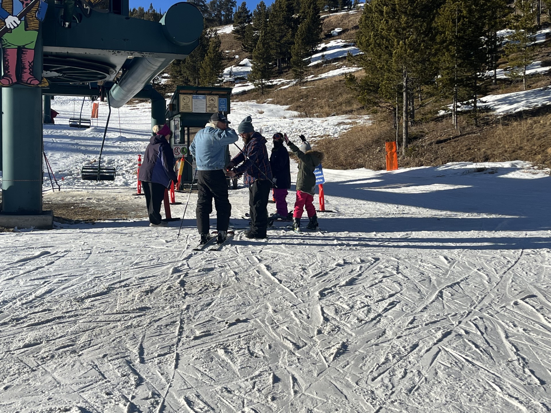 Showdown lets skiers who hold passes to areas that are not open ski for free - Vimarsana News
