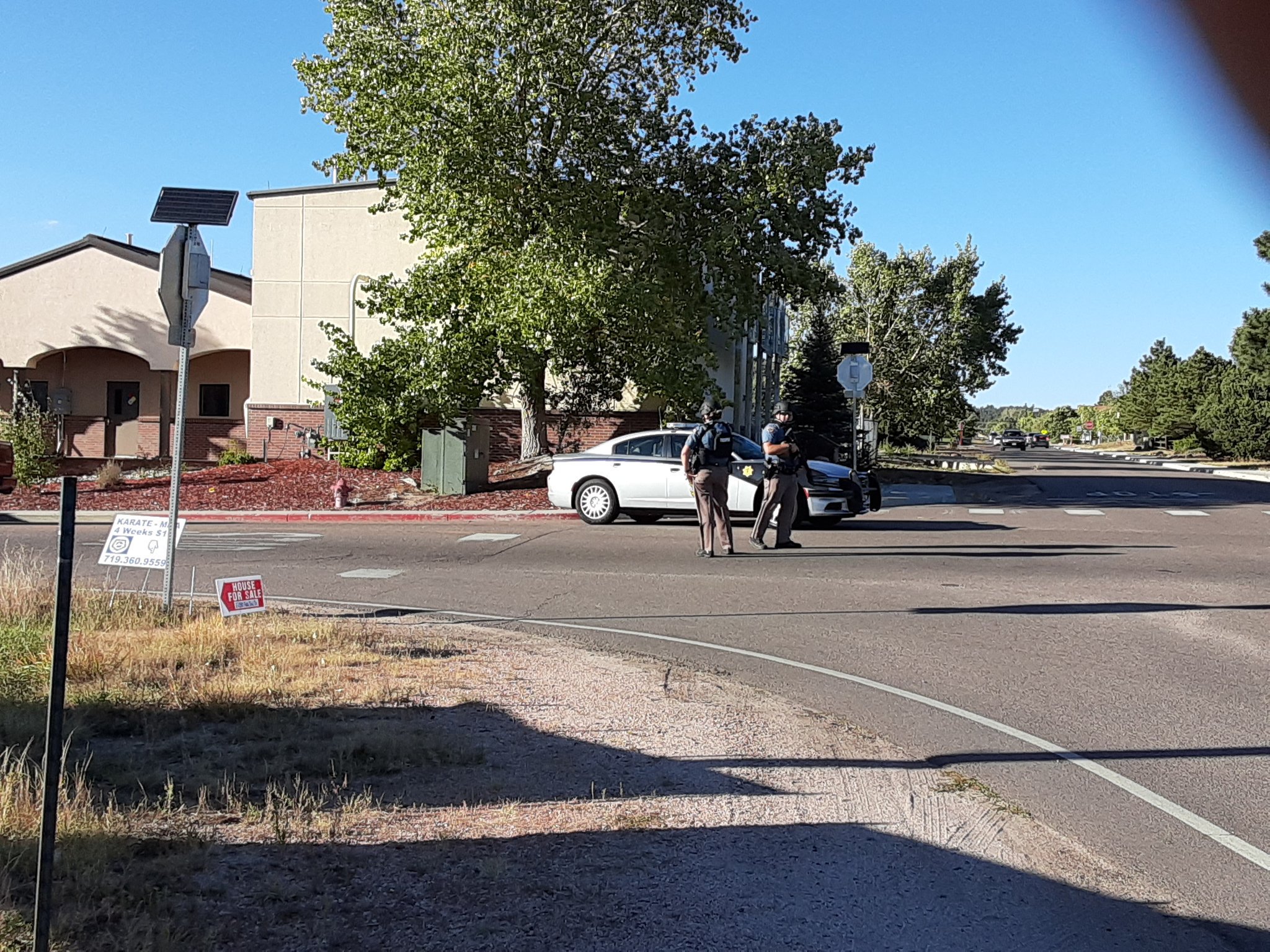Barricaded suspect in Monument