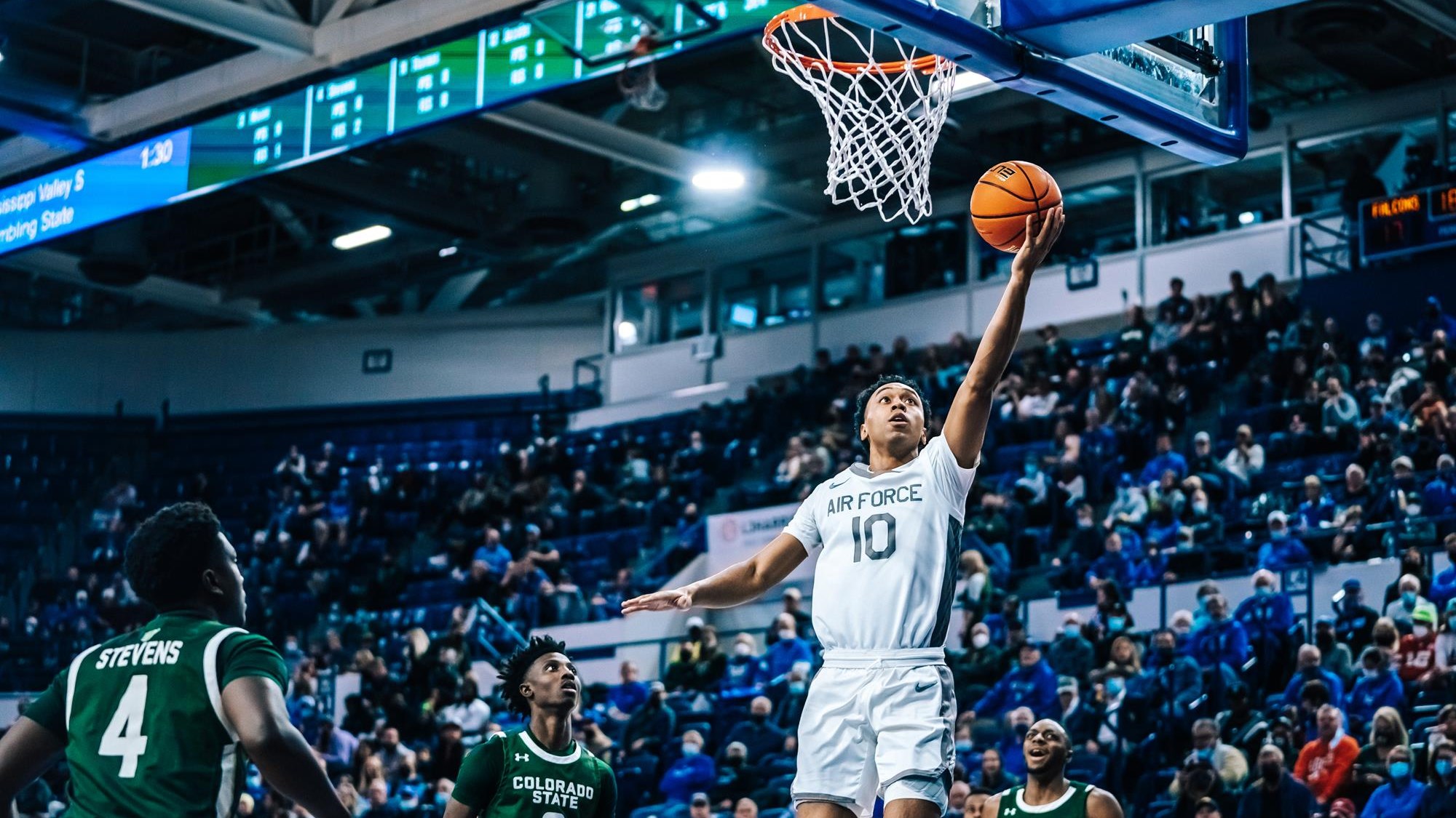 Walker's final waltz with Air Force hoops
