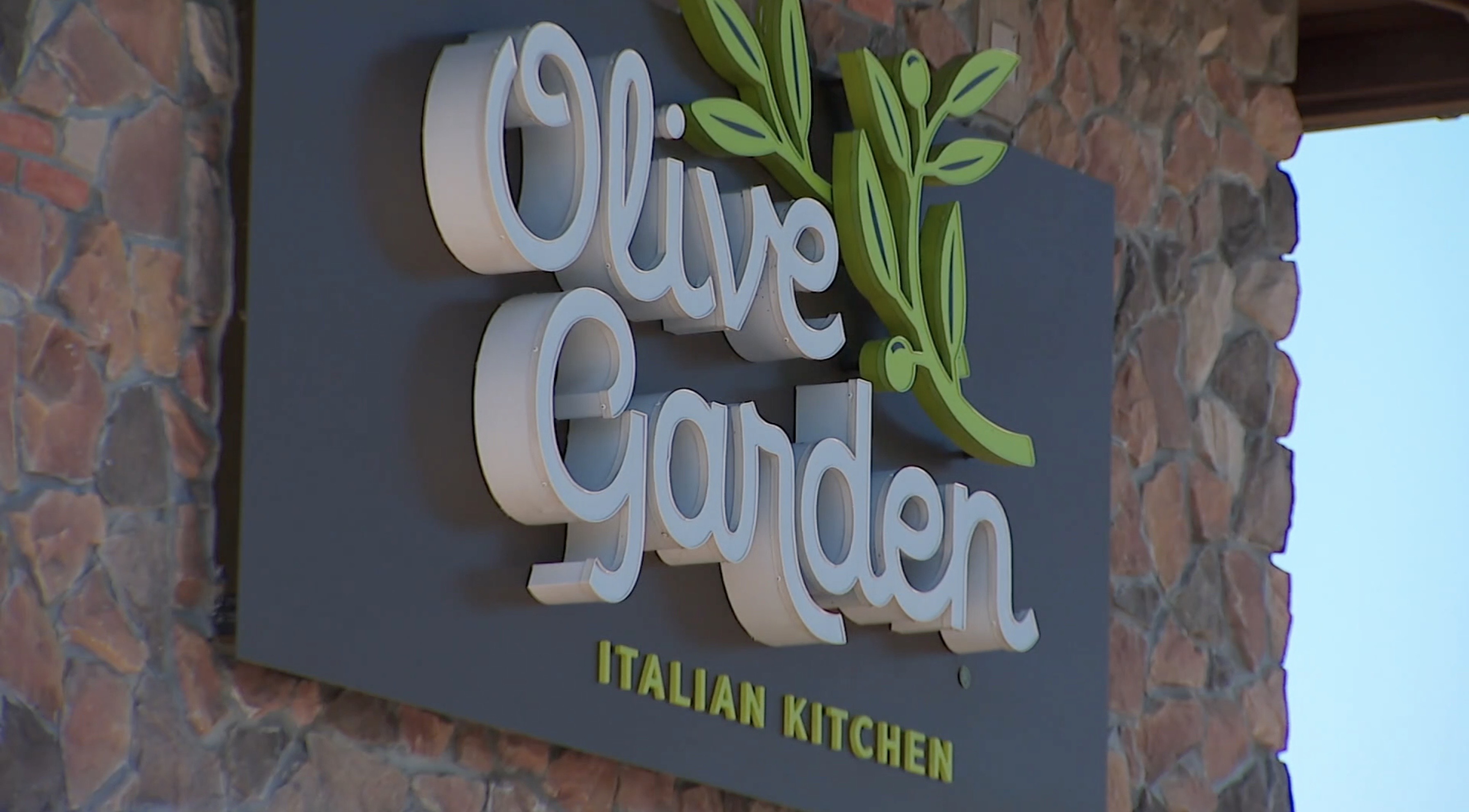 Olive Garden opens in Delta Township