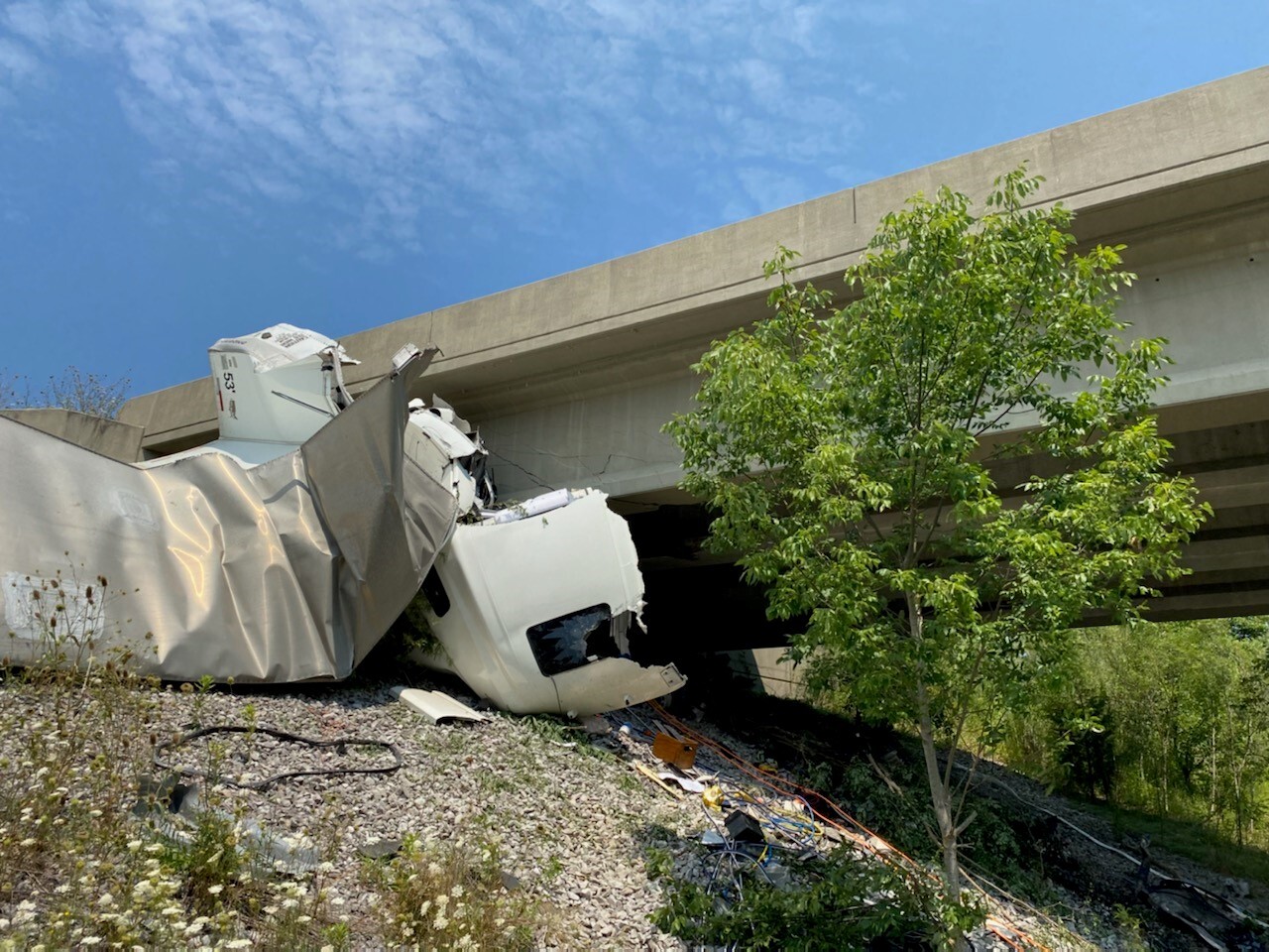 scott semi crash 2.jpg