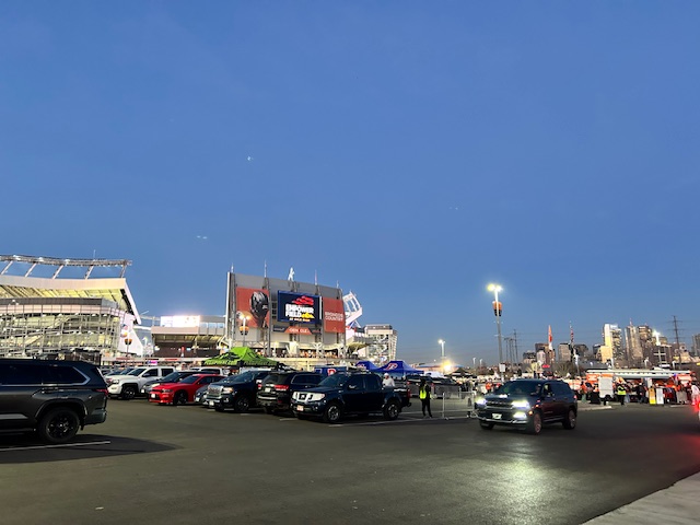 Broncos MNF.jpg
