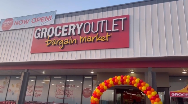 Grocery Outlet grand opening in Edgewood