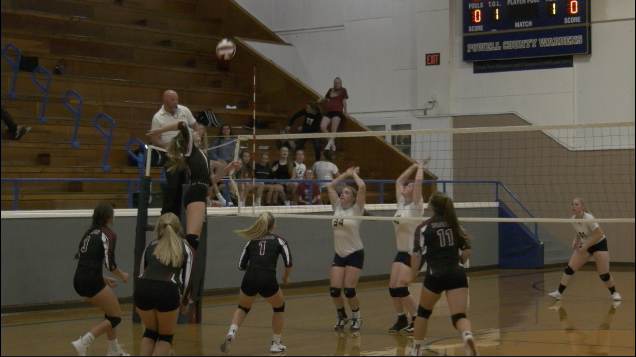 Deer Lodge v Hamilton volleyball 