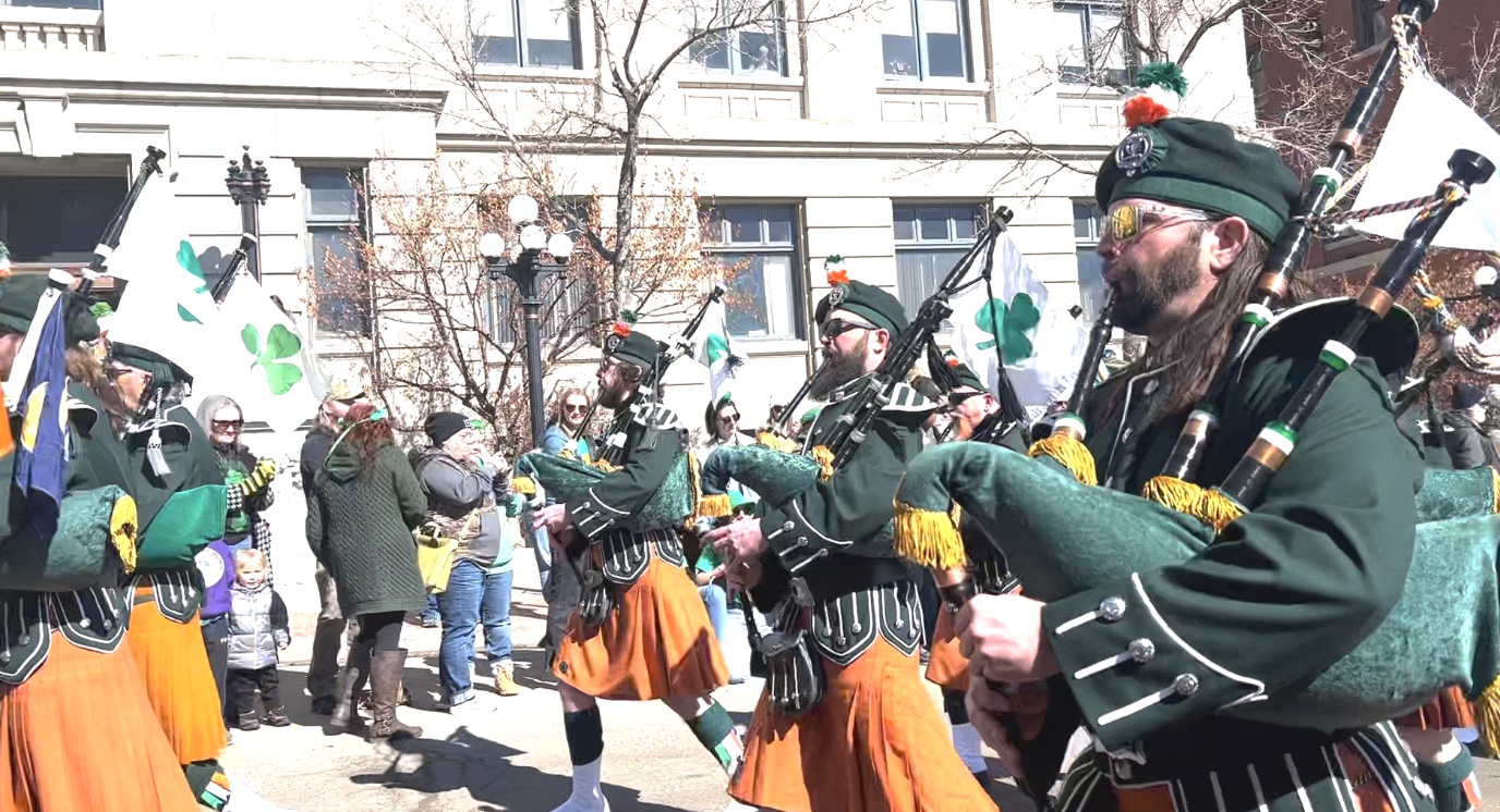 Thousands revel in Butte on St. Patrick's Day - Vimarsana News