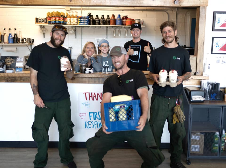 Hundreds of dollars donated to Arizona creamery shop to serve firefighters
