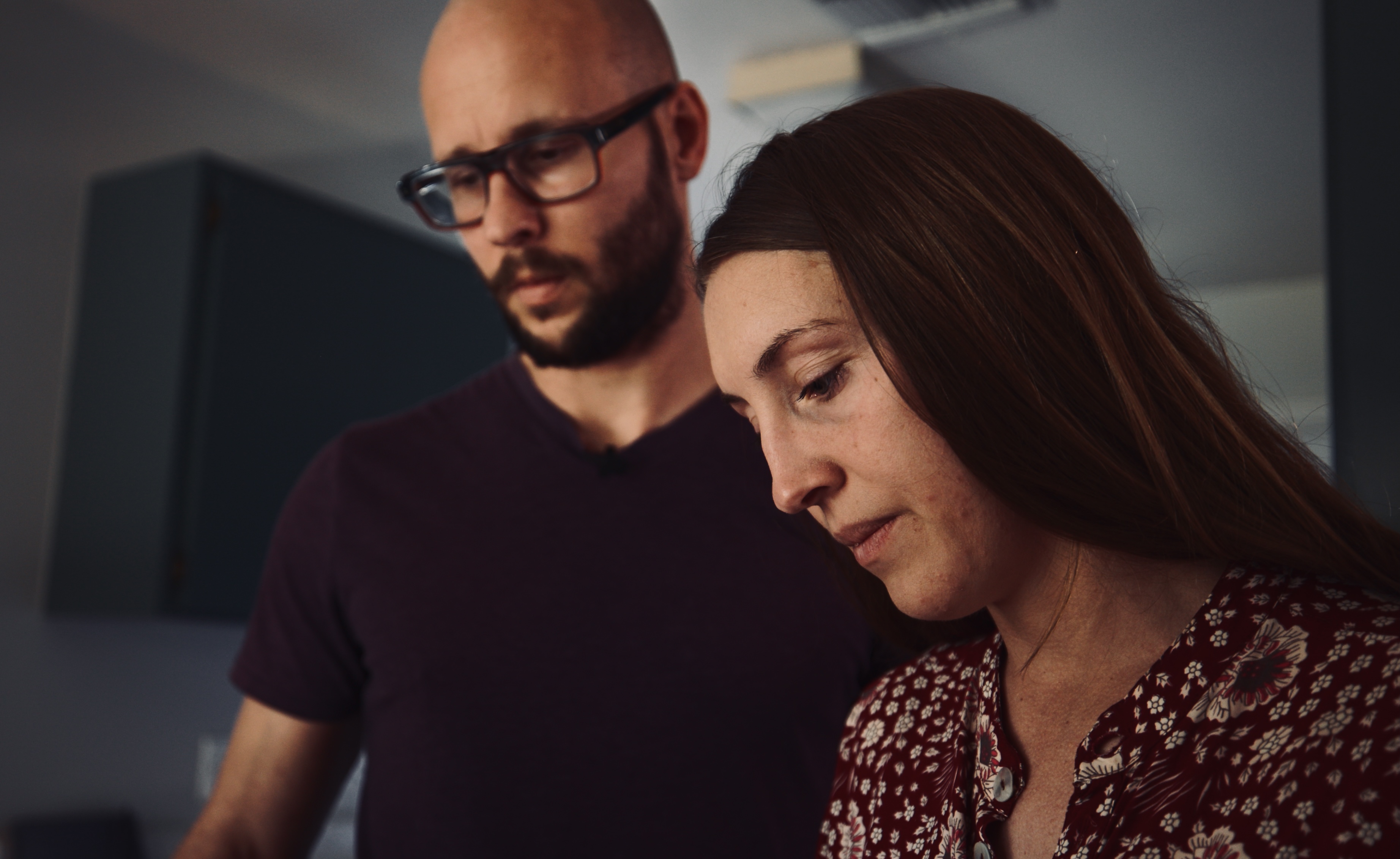 Lee and Deborah Dorbert look at ultrasound photos of their unborn baby diagnosed with Potter syndrome