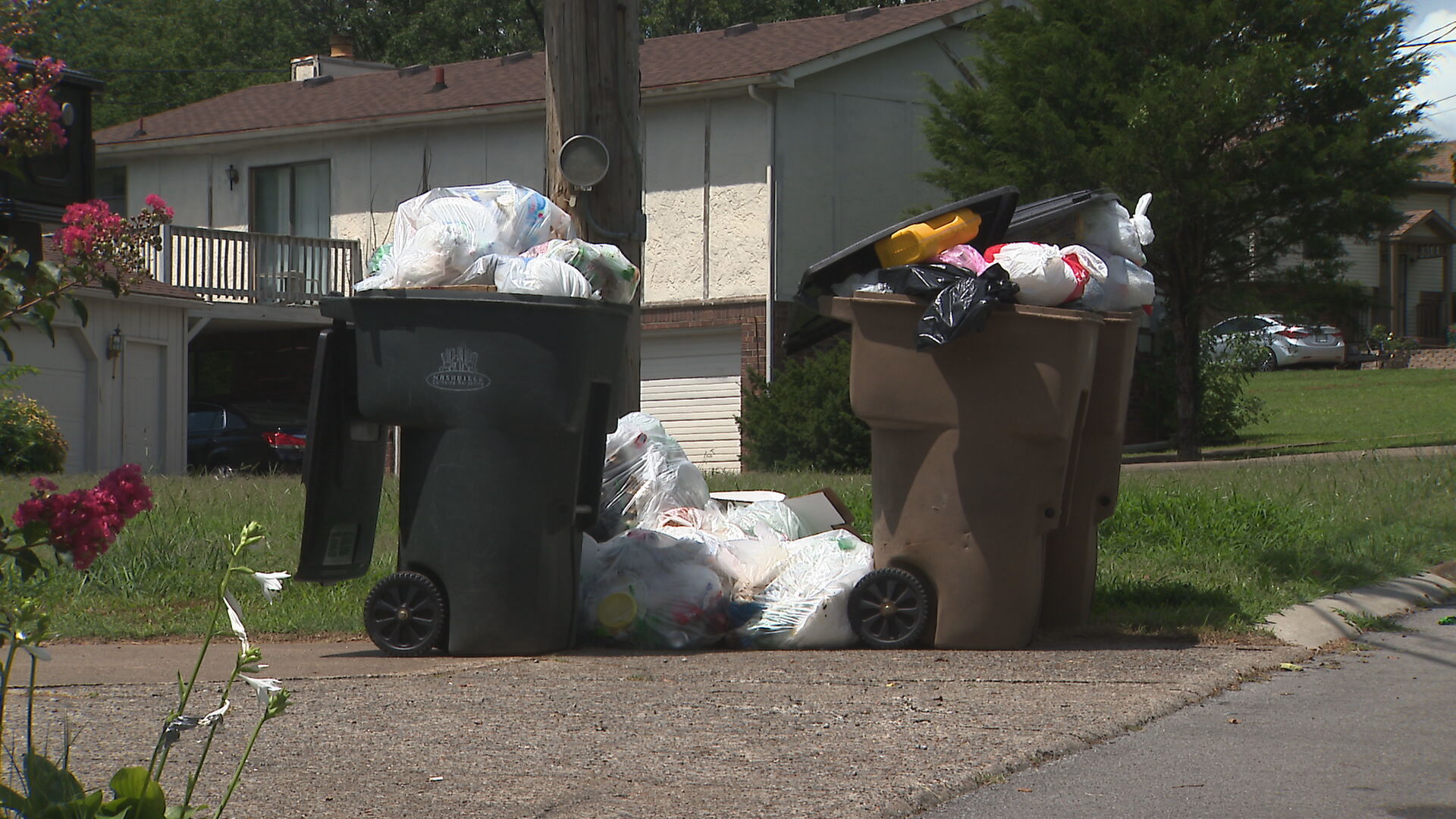 Nashville full trash cans