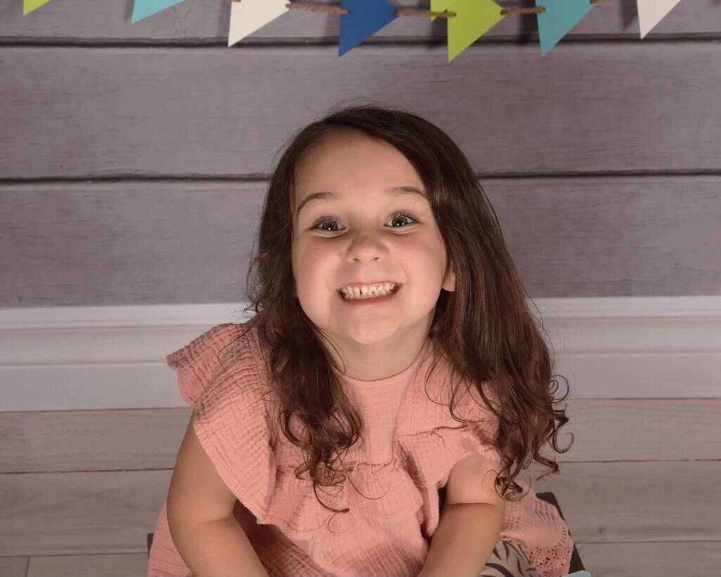 Girl who Pewaukee threw final birthday for dies at age 5 - Vimarsana News