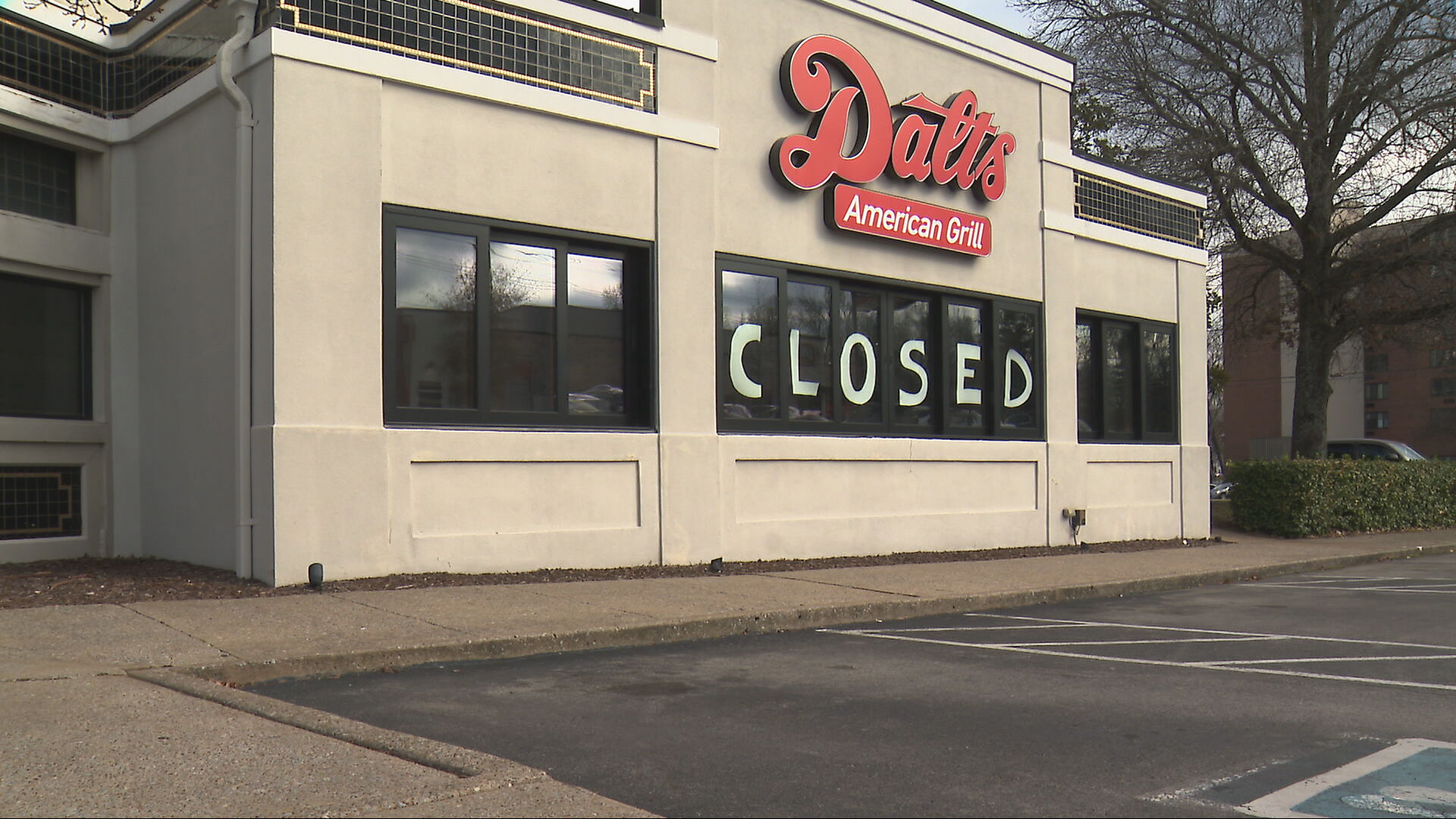 Dalt's American Grill closed