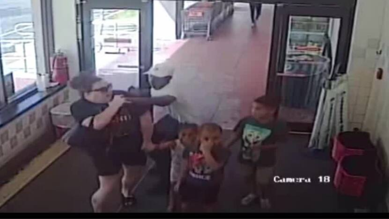 Lauderdale grocery store attack.png