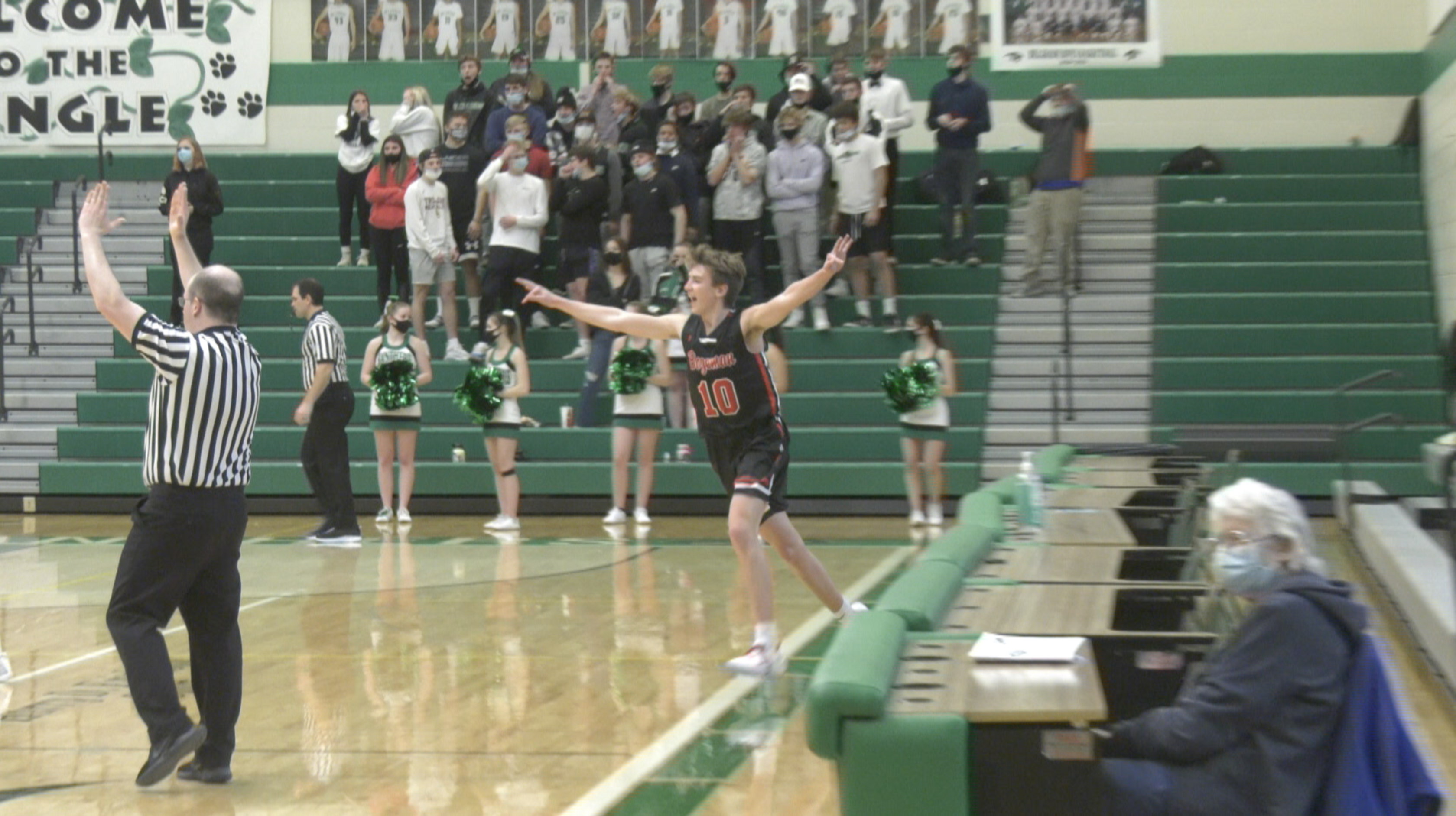 Bozeman Hawks basketball claws their way to victories over the Belgrade Panthers